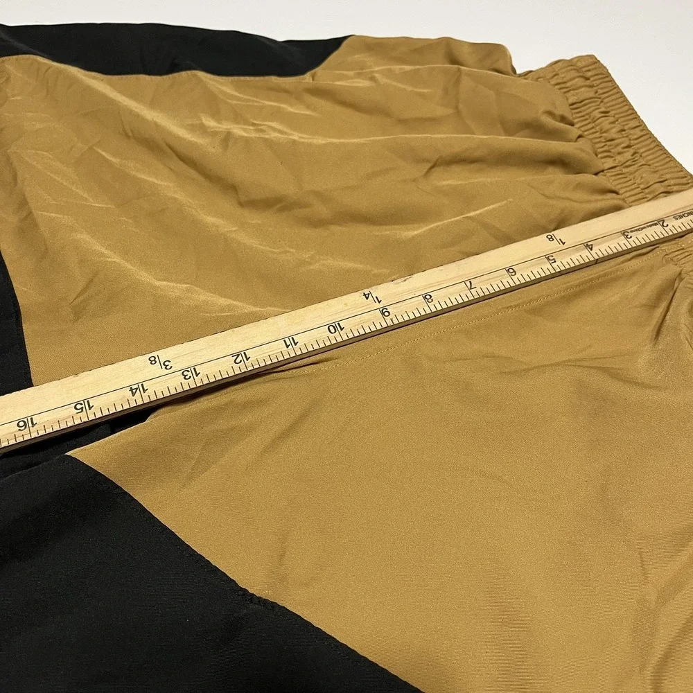 Nike Men's Dri-Fit MEDIUM Ultimate Flex Woven Black & Gold Shorts Breathable